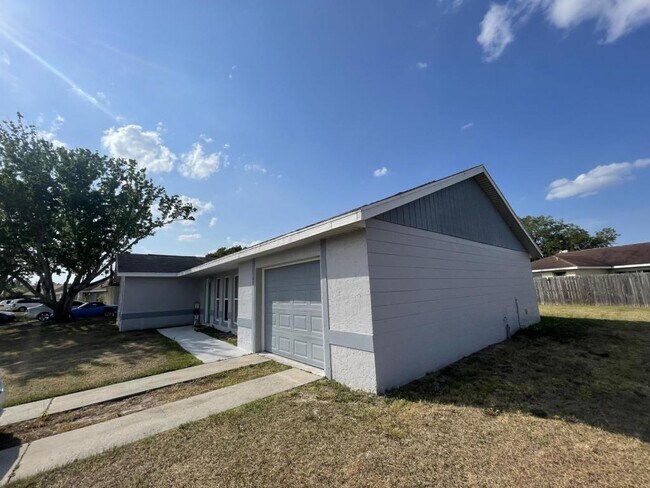 Building Photo - 801 Poplarwood Ln