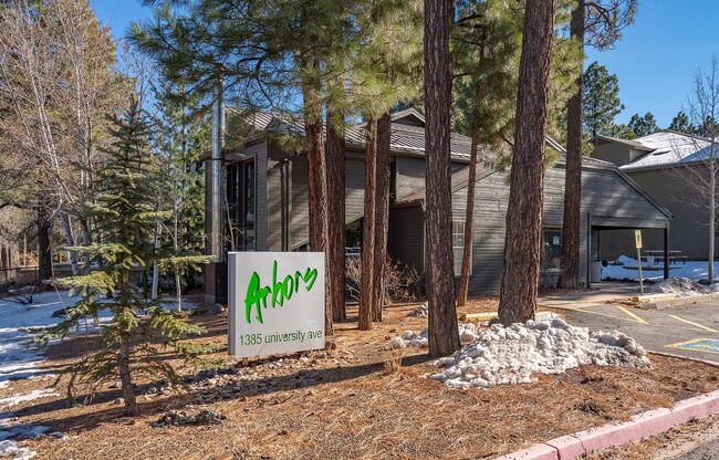Building Photo - West-Flagstaff Condo in the Arbors - 2 Bed, 2 Bath - Students OK! 1 Sm. Pet OK! Avail. July 10th!!