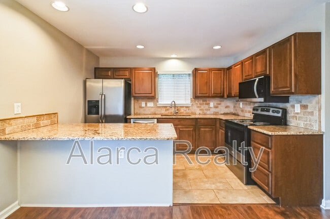 Building Photo - 3909 N Course Dr
