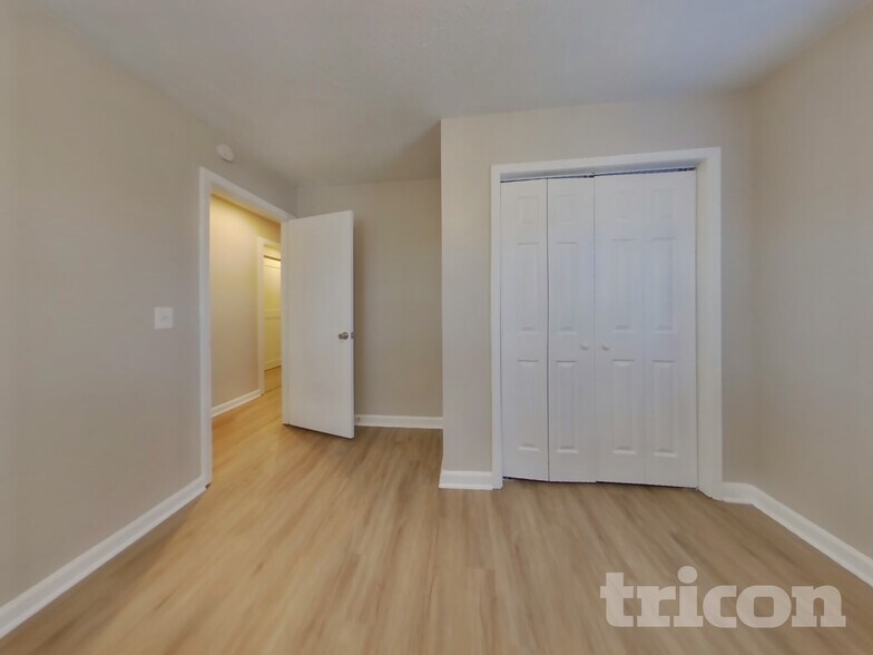 Building Photo - 324 Pioneer Cir