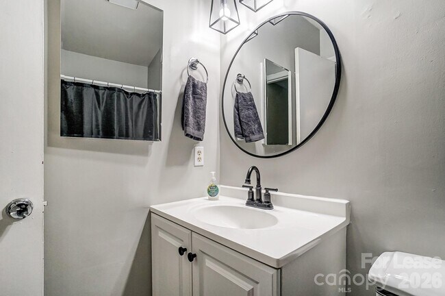 Building Photo - 8518 Castle Pine Ct