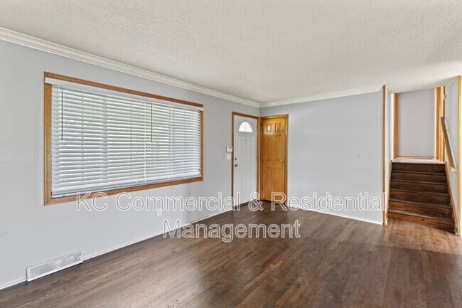 Building Photo - 7809 NE San Rafael Dr