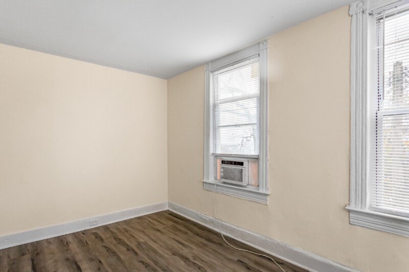 Building Photo - 2945 Walbrook Ave