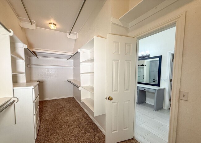 Building Photo - Gated in West Edmond! Storm Shelter! Tons of Space!