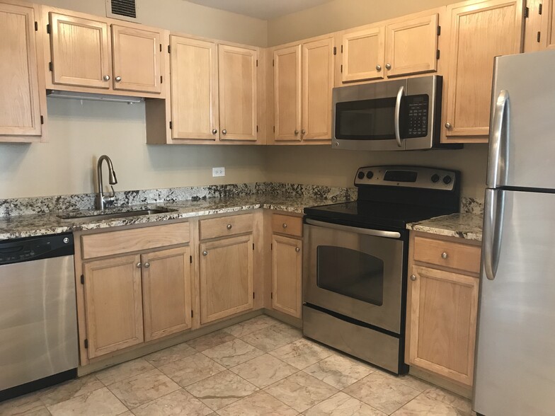 Kitchen - 200 N Dearborn St