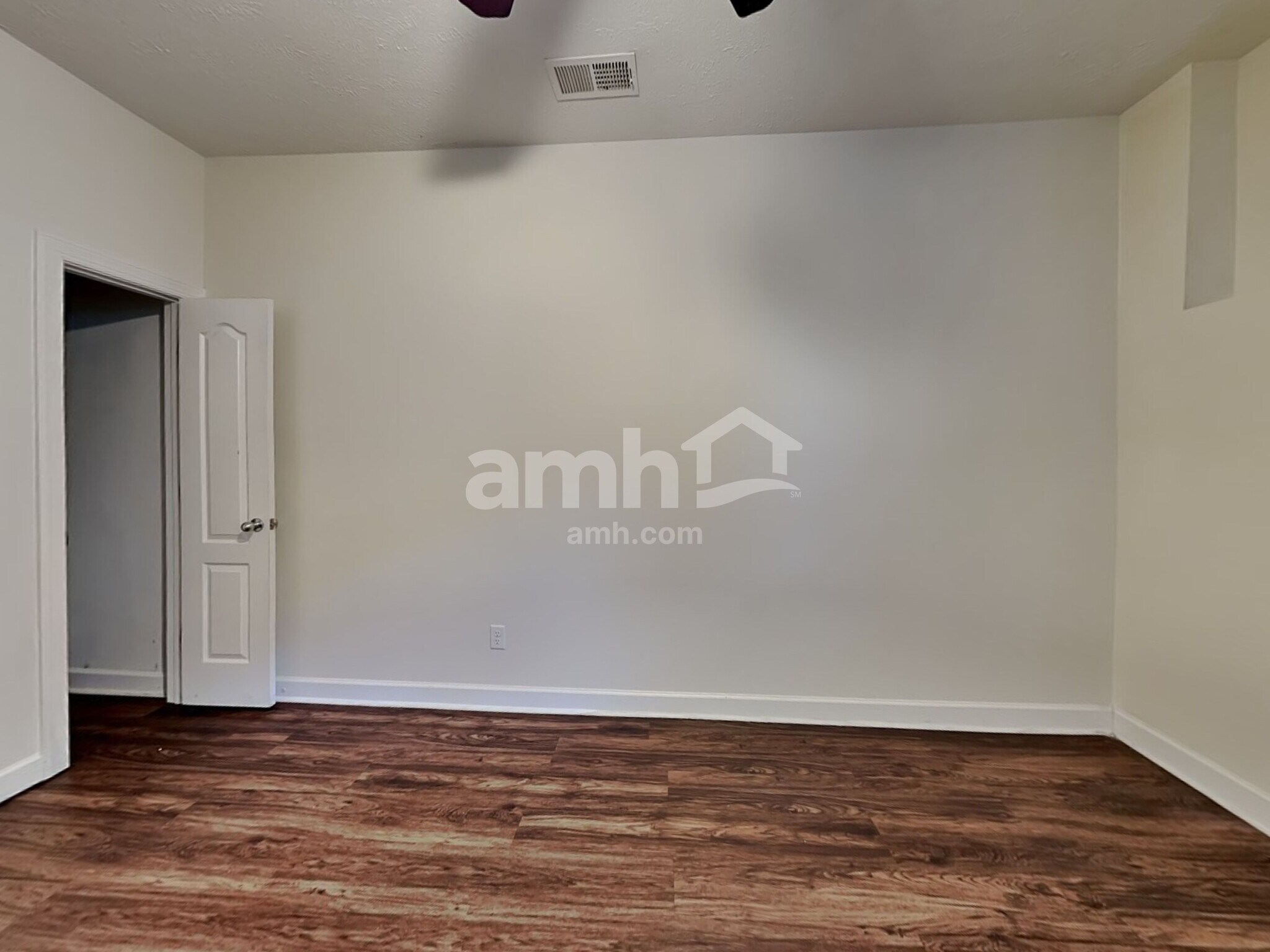 Building Photo - 1409 Napa Pt W