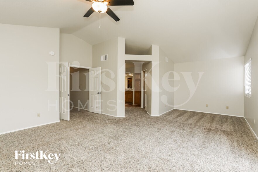 Building Photo - 9457 E Star Water Dr