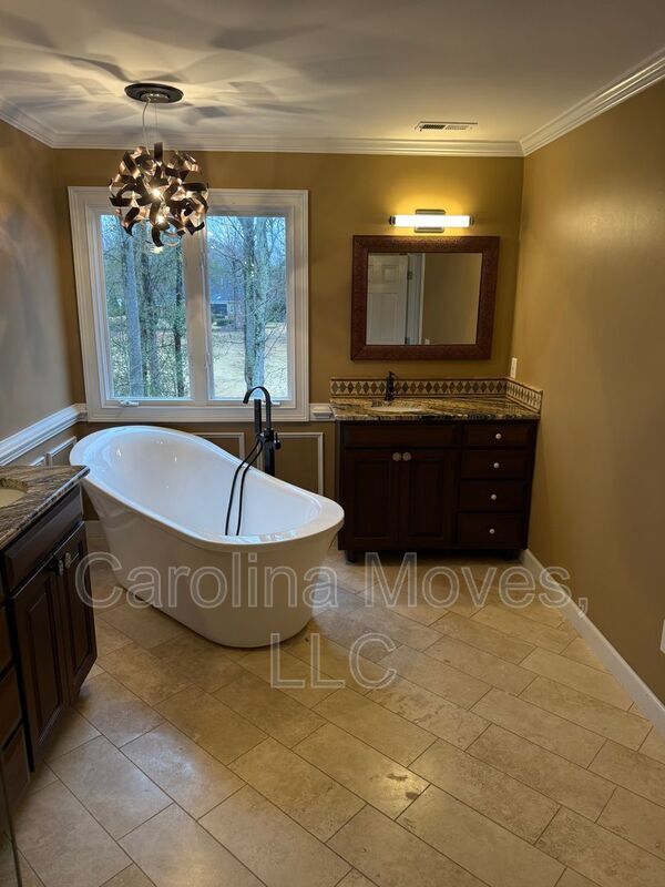 Building Photo - 113 Tupelo Dr