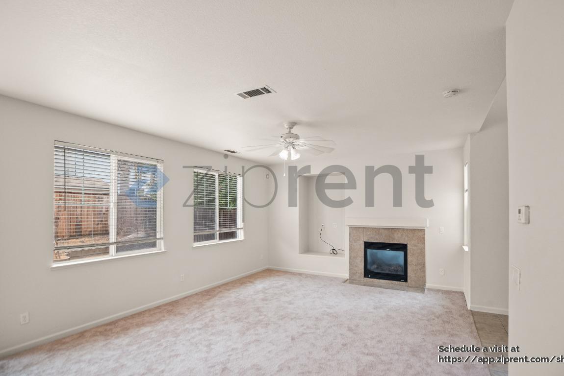 Building Photo - 169 Maidenhair St