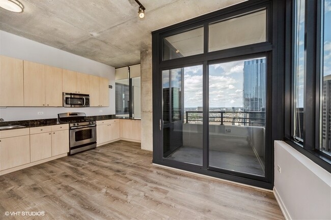 Building Photo - 235 W Van Buren St