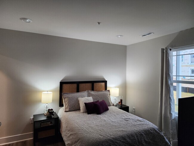 Building Photo - 1803 Tolchester Way