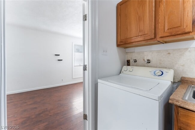 Building Photo - 1108 Tumbleweed Ave