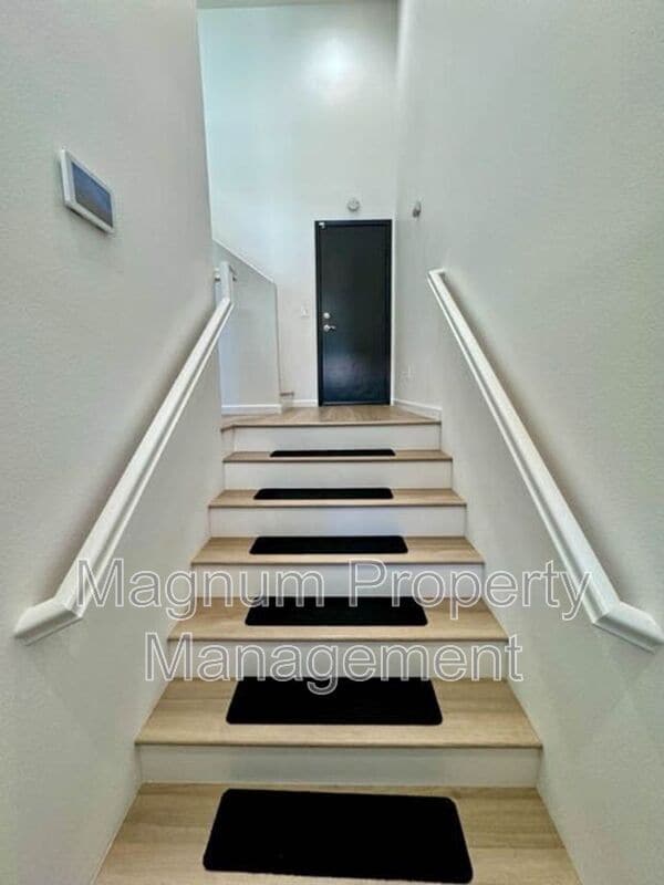 Building Photo - 33620 Willow Haven Ln