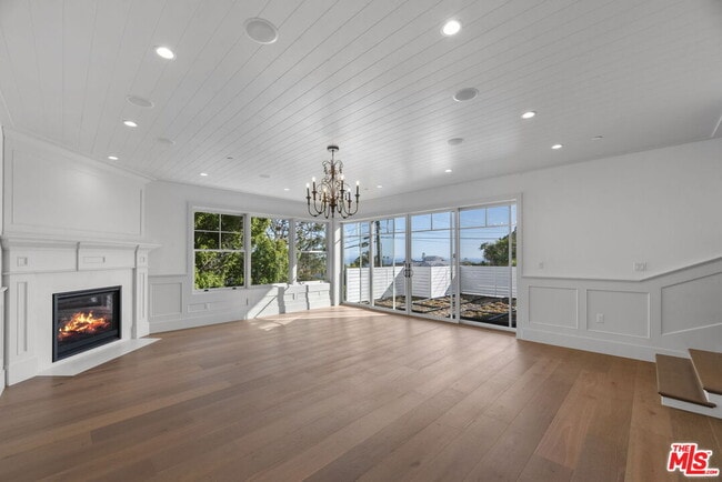 Building Photo - 566 Ida St