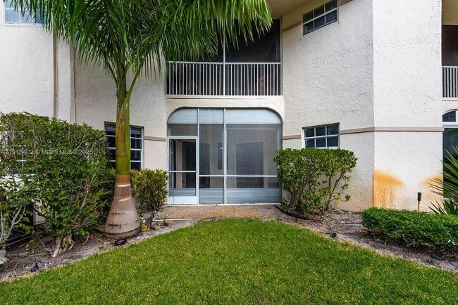 Building Photo - 6641 Via Regina