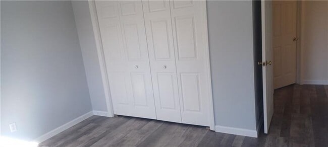 Building Photo - 4 bedroom 2.5 bath Home fo r rent Irwin, PA 15642