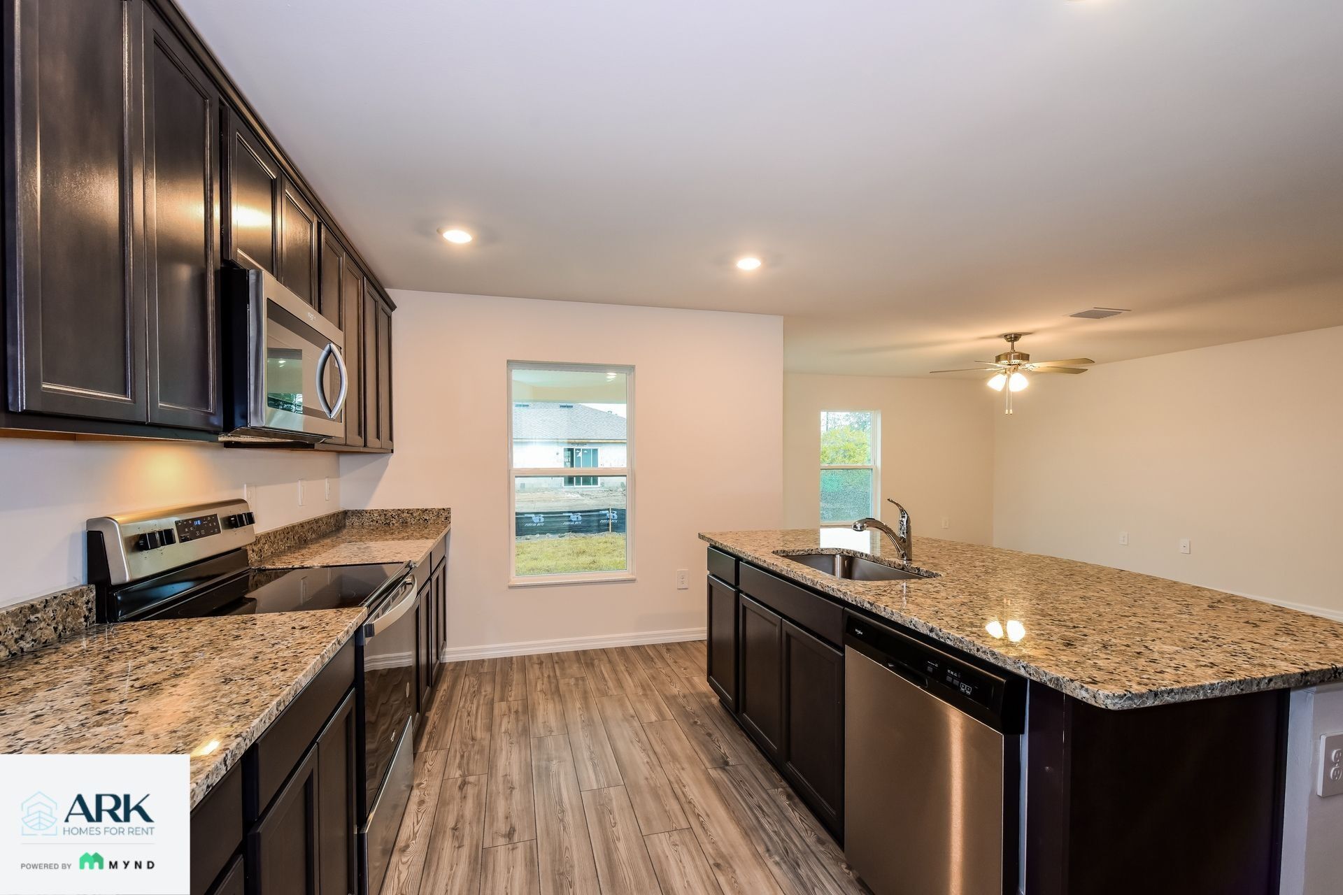 Building Photo - 852 Youngreen Dr