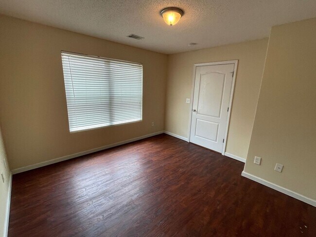 Building Photo - PRE-LEASING FOR AUGUST 2026!