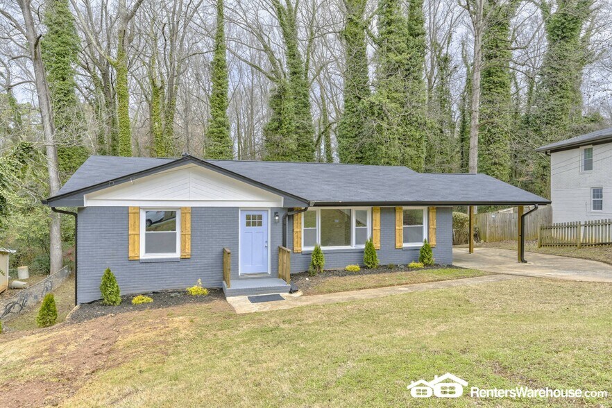 Building Photo - 2480 Rockcliff Rd SE