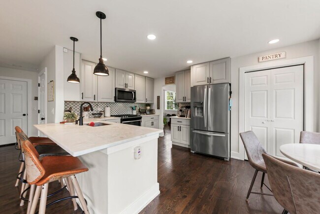 Building Photo - 3404 Interlochen Ln