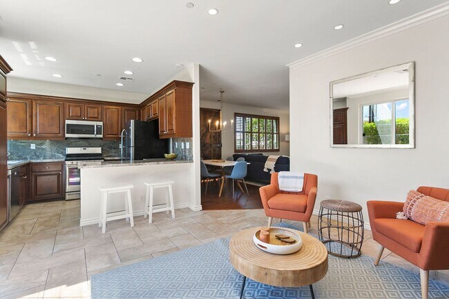 Building Photo - Exquisite beach home with Ocean and Harbor activities abound!