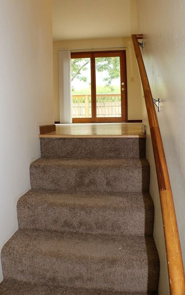 Building Photo - $1,475 | 2 Bedroom + Bonus Room, 1.5 Bathroom Town Home | No Pets | Available for July 1st, 2026 ...