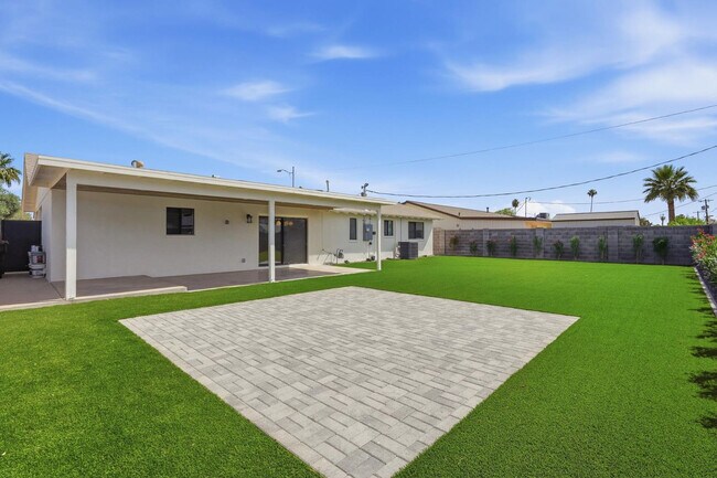 Building Photo - 7421 E Princeton Ave