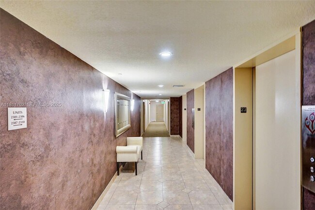 Building Photo - 3625 N Country Club Dr