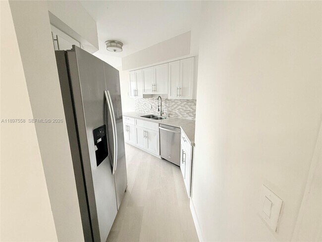 Building Photo - 3610 Yacht Club Dr