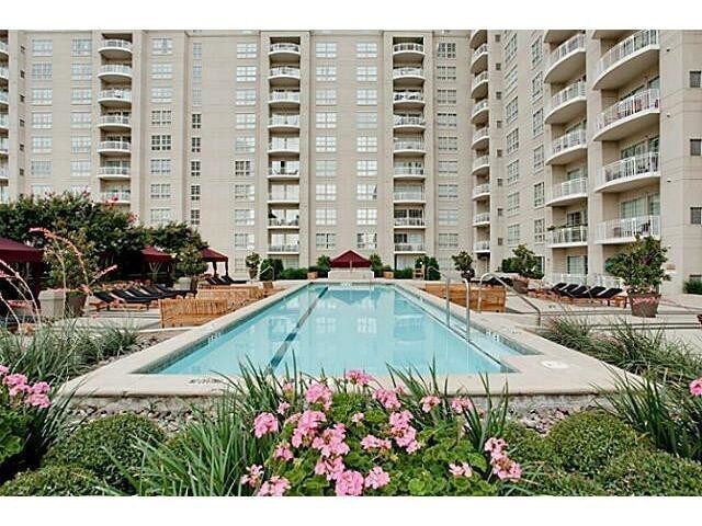 Building Photo - 3225 Turtle Creek Blvd