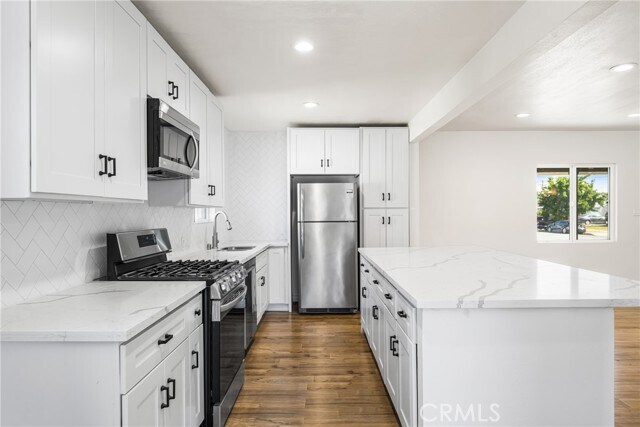 Building Photo - 2024 W 160th St