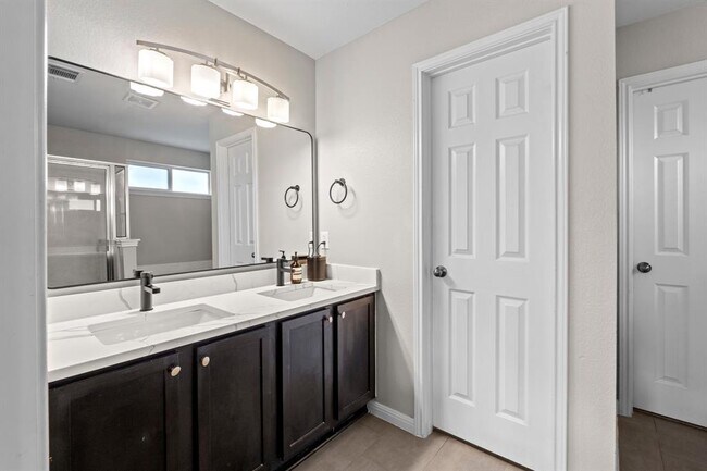 Building Photo - 2004 Dry Season Trail