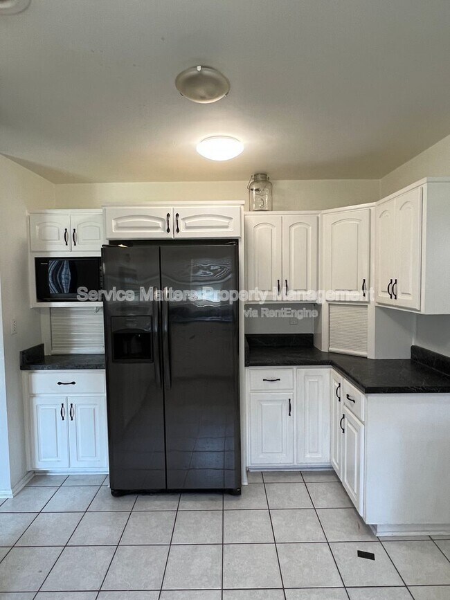 Building Photo - 5425 Westwood Dr