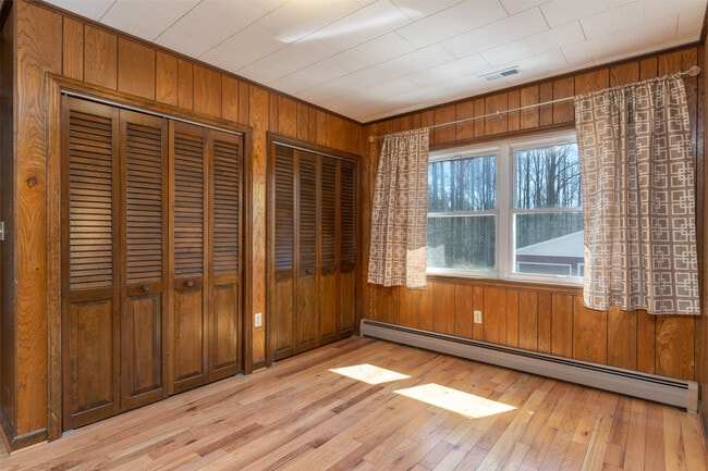 Building Photo - 443 Selica Rd