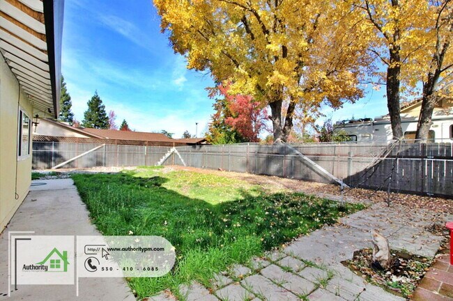 Building Photo - 310 Woodhill Dr