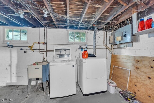 Building Photo - 1239 W 115th St