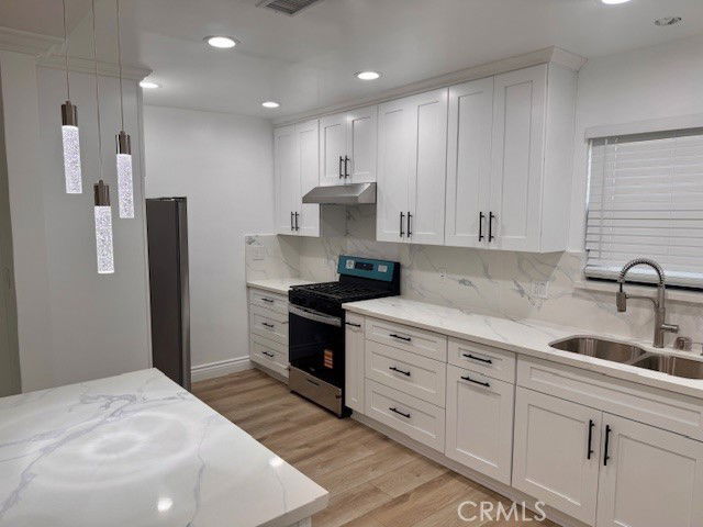 Building Photo - 9947 Norwich Ave