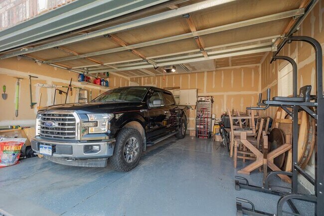 Building Photo - 1245 S Flatrock Cir