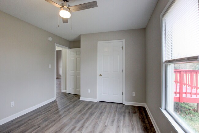 Building Photo - 2481 Clarksville Rd