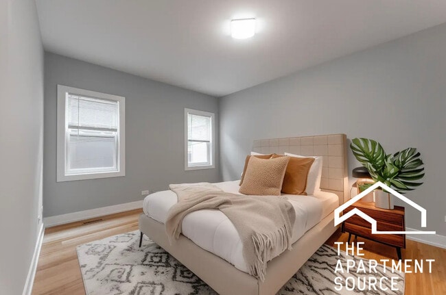 Building Photo - 1337 W Walton St