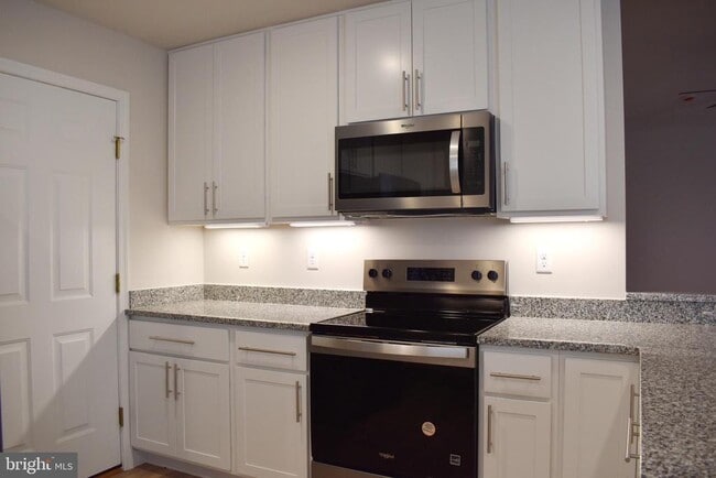 Building Photo - 1471 Treeline Dr