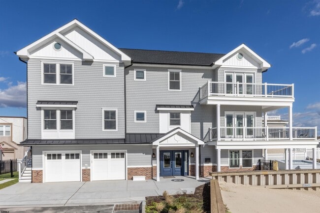 Building Photo - 139 Gibbs Ave