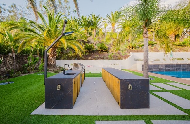 Building Photo - 25879 Chalmers Pl