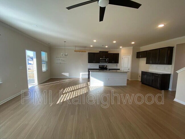 Building Photo - 2124 Fox Chapel Pl