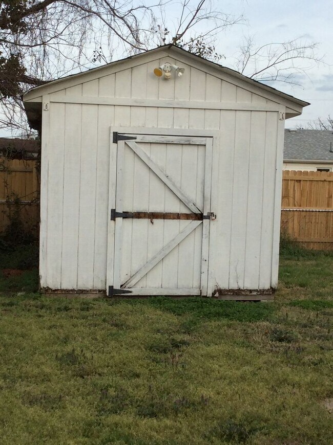 Building Photo - Coming Soon – Renovated 3-Bedroom Home in ...