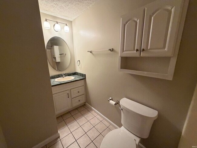 Building Photo - 800 Greenfield Rd