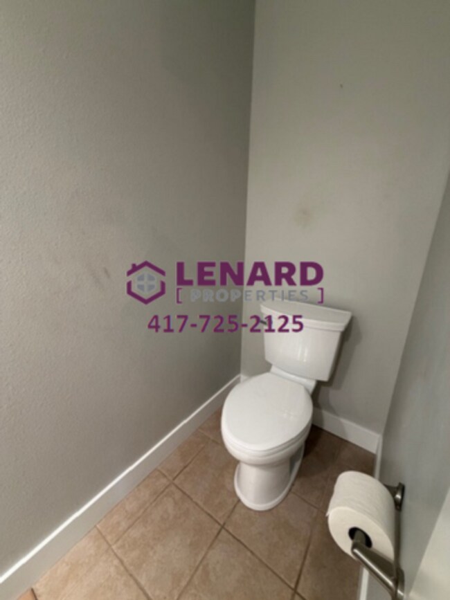 Building Photo - Spacious 3 Bedroom Home!