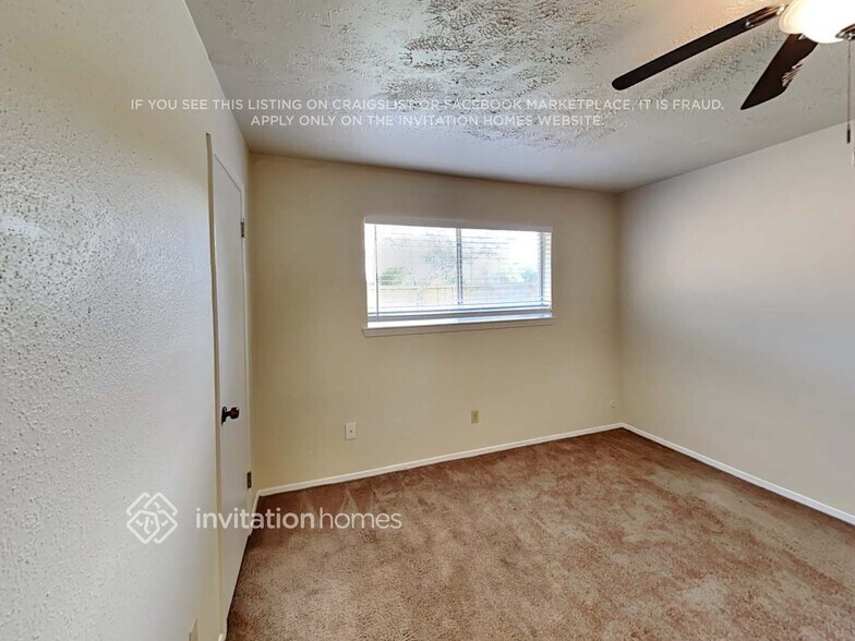 Building Photo - 9812 Robin St