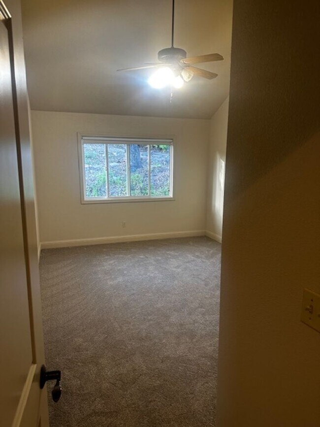 Building Photo - 3 Bedroom/2 Bath House available for rent in Arroyo Grande