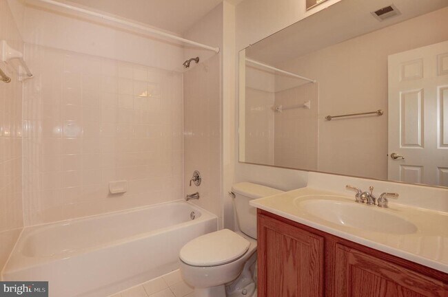 Building Photo - 18818 Silverwood Terrace